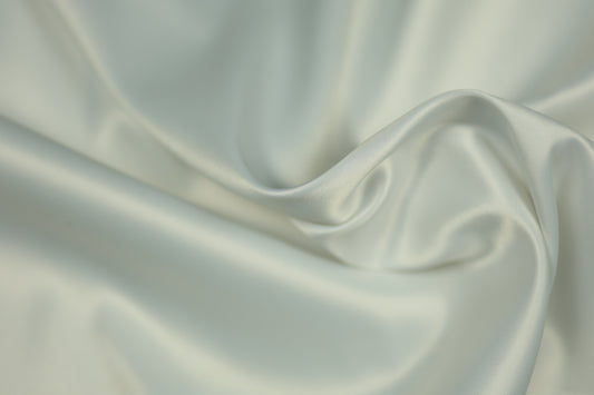 Satin Stoff in Cremeweiß glänzend – weicher Stoff ideal für Brautkleider, Dekoration oder DIY-Nähprojekte
