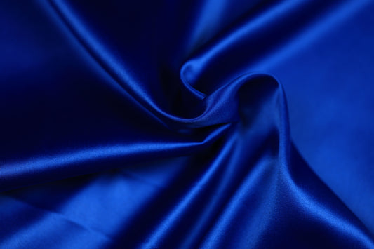 Satin Stoff in Royalblau glänzend – weicher Stoff ideal für festliche Kleidung, Dekoration oder DIY-Nähprojekte